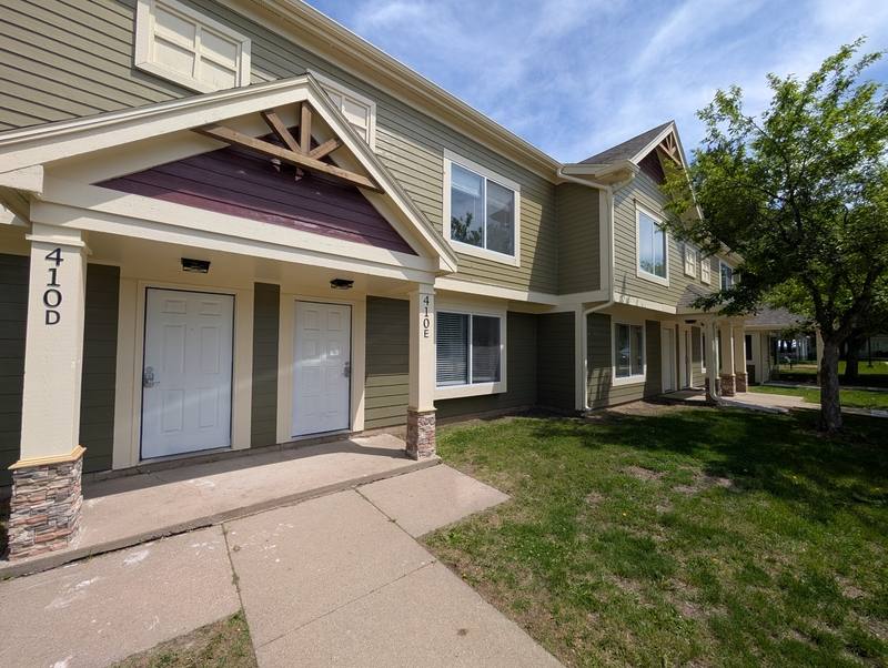 Townhouse for rent at 406 E 15th St #406A, Pella, IA 50219