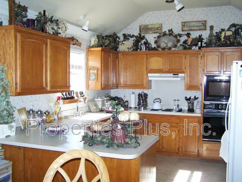 House for rent at 7916 S 77th E Ave, Tulsa, OK 74136