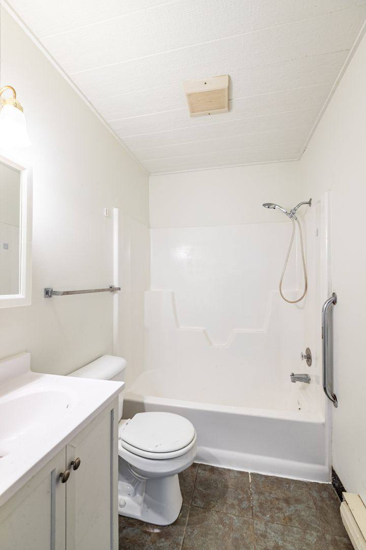 Apartment for rent at 1749 La Crescent St, La Crosse, WI 54603