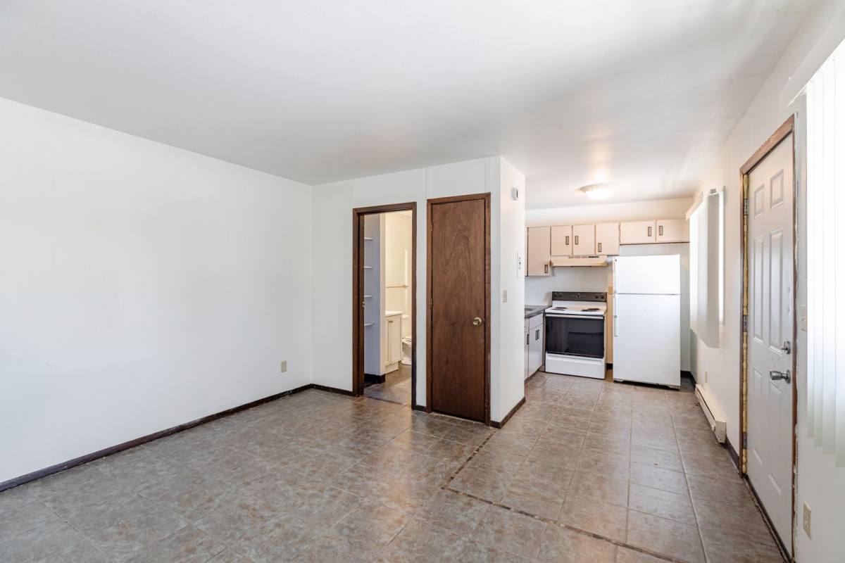 Apartment for rent at 1749 La Crescent St, La Crosse, WI 54603