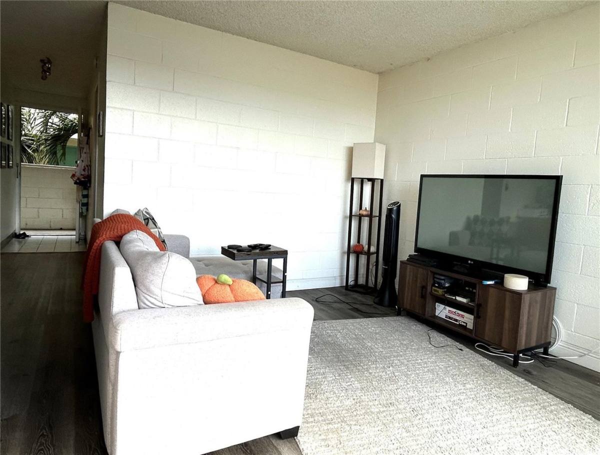 Apartment for rent at 1555 Pohaku St, Honolulu, HI 96817
