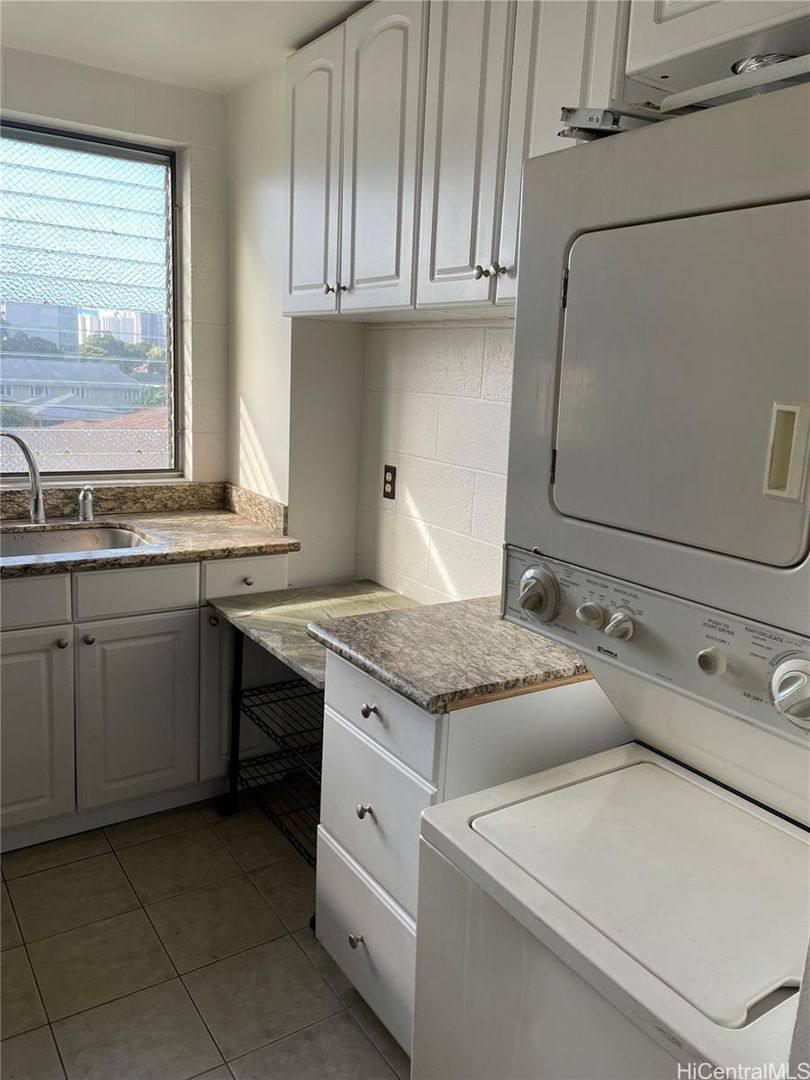 Apartment for rent at 1555 Pohaku St, Honolulu, HI 96817
