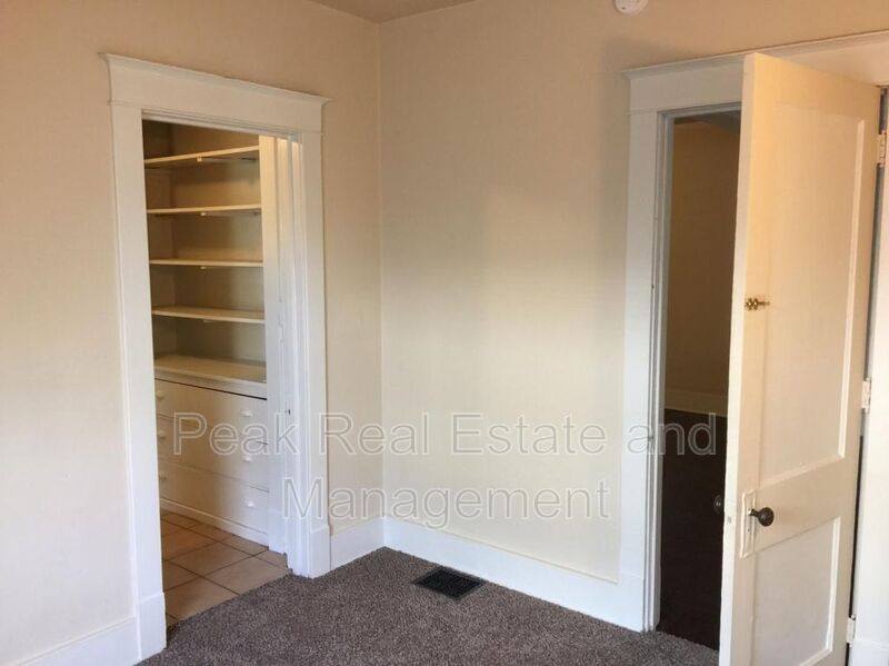Apartment for rent at 738 Oakland Ave SW, Grand Rapids, MI 49503