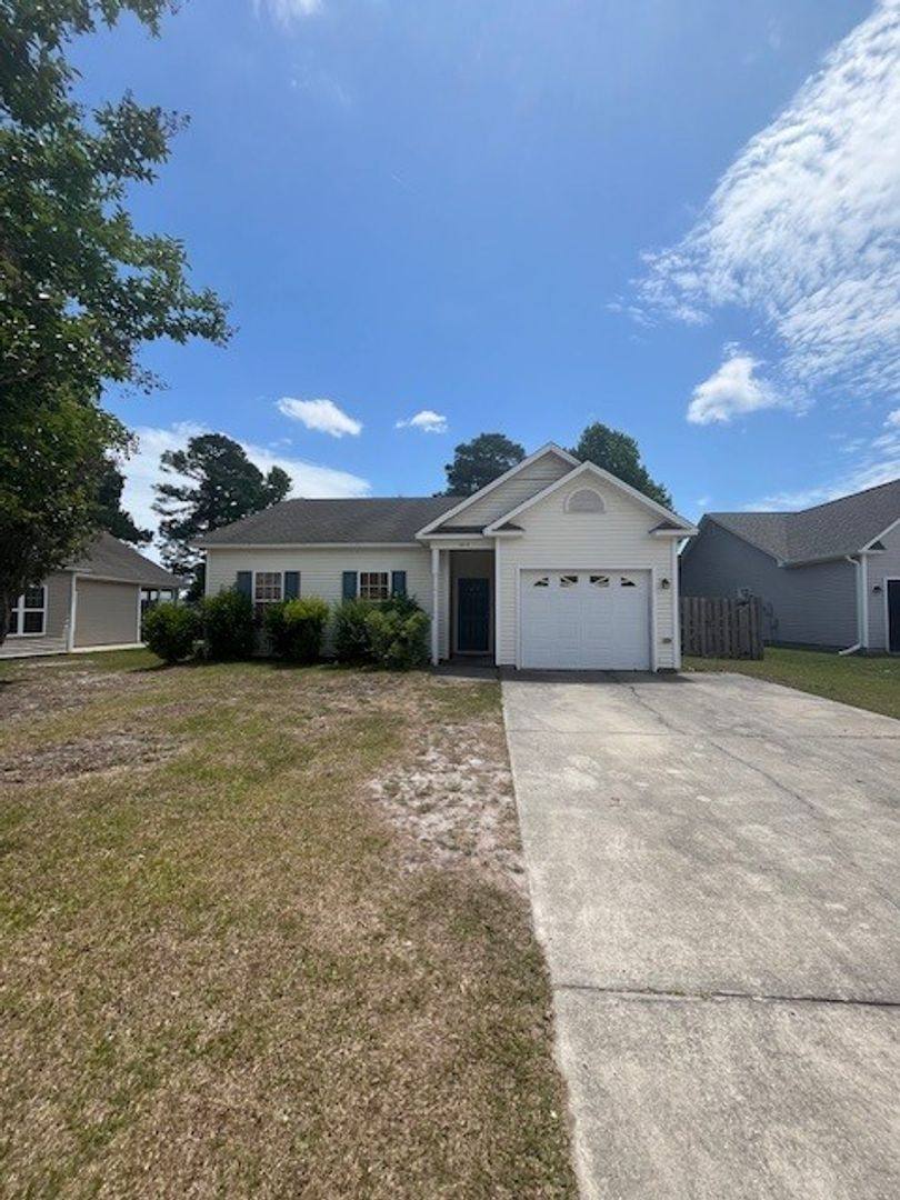 House for rent at 1015 Foxridge Way, Leland, NC 28451