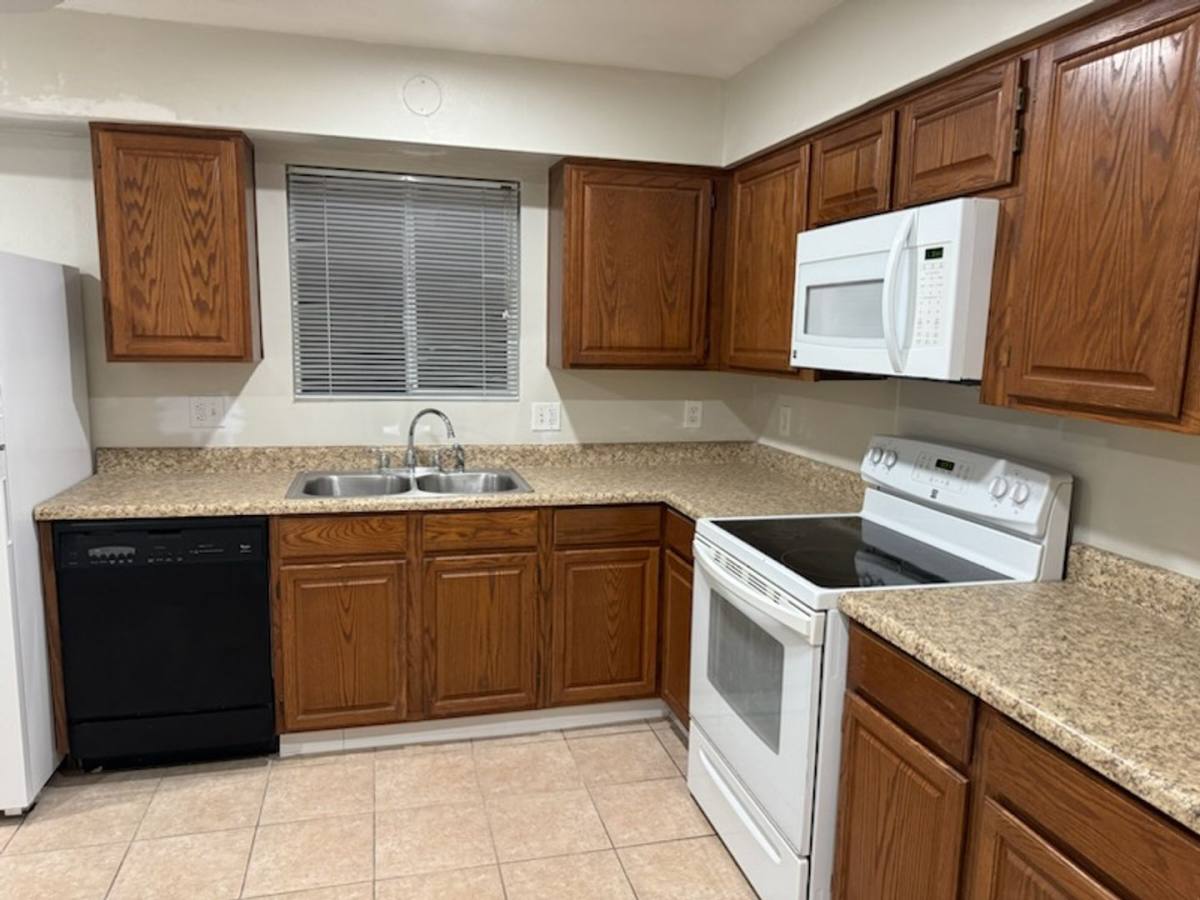 Townhouse for rent at 6128 & 6130 E Akron St, Mesa, AZ 85205
