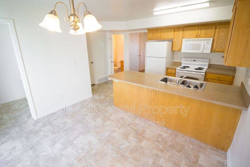 Townhouse for rent at 1648 N Stevens Dr #B, Idaho Falls, ID 83401
