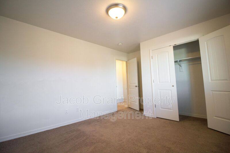 Townhouse for rent at 1648 N Stevens Dr #B, Idaho Falls, ID 83401