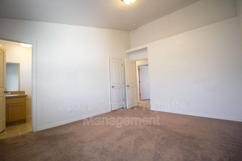 Townhouse for rent at 1648 N Stevens Dr #B, Idaho Falls, ID 83401