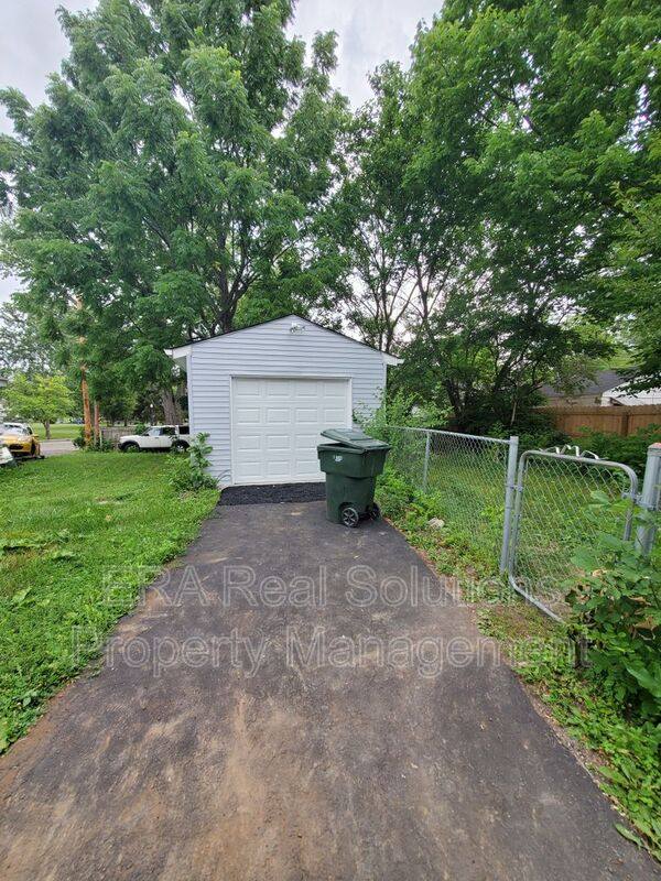 House for rent at 1536 E Weber Rd, Columbus, OH 43211