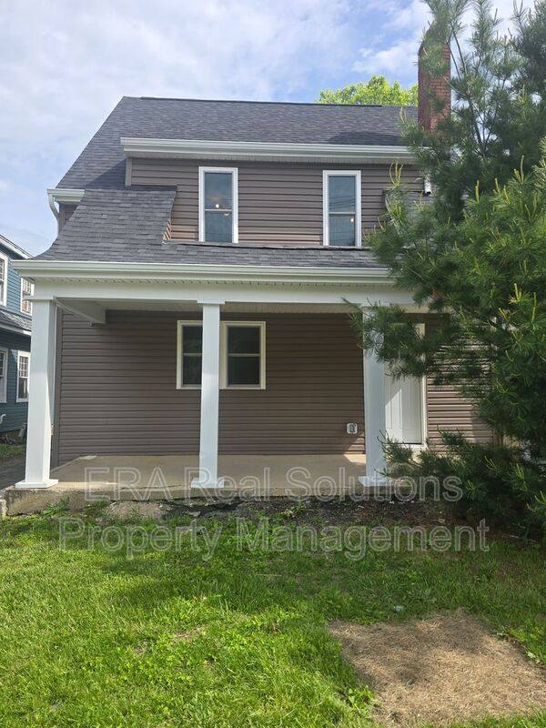 House for rent at 1536 E Weber Rd, Columbus, OH 43211