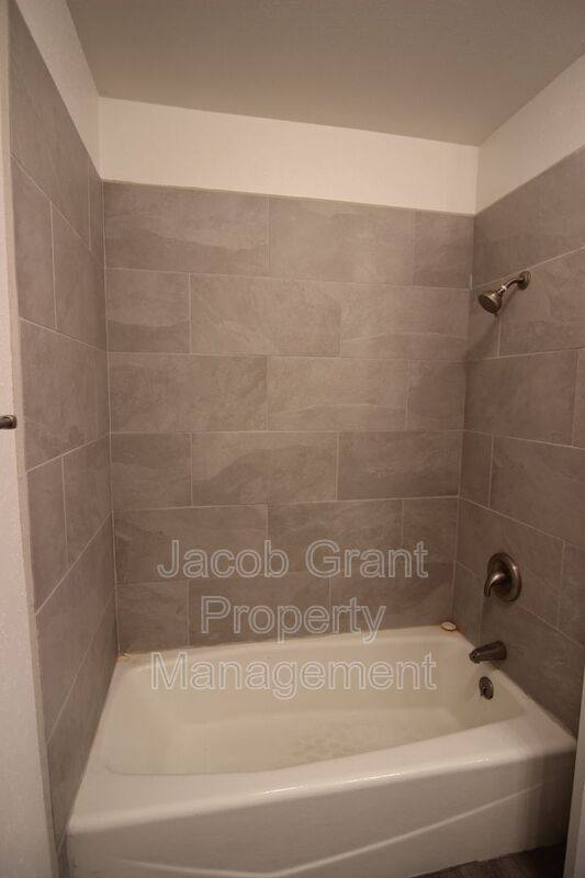 Townhouse for rent at 1474 S Falcon Dr, Idaho Falls, ID 83406
