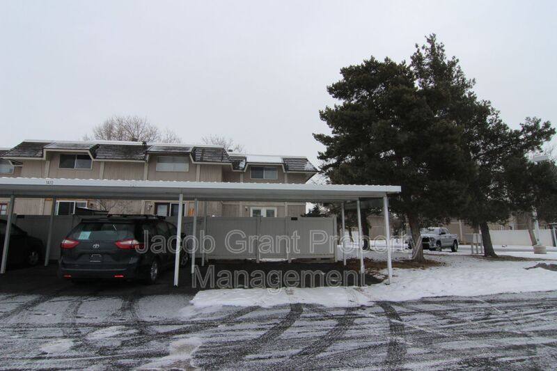 Townhouse for rent at 1474 S Falcon Dr, Idaho Falls, ID 83406