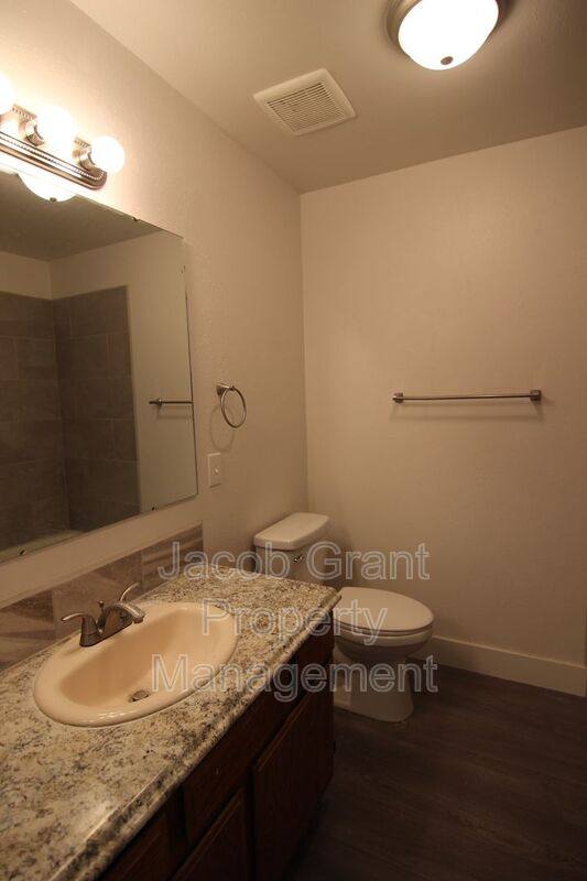 Townhouse for rent at 1474 S Falcon Dr, Idaho Falls, ID 83406