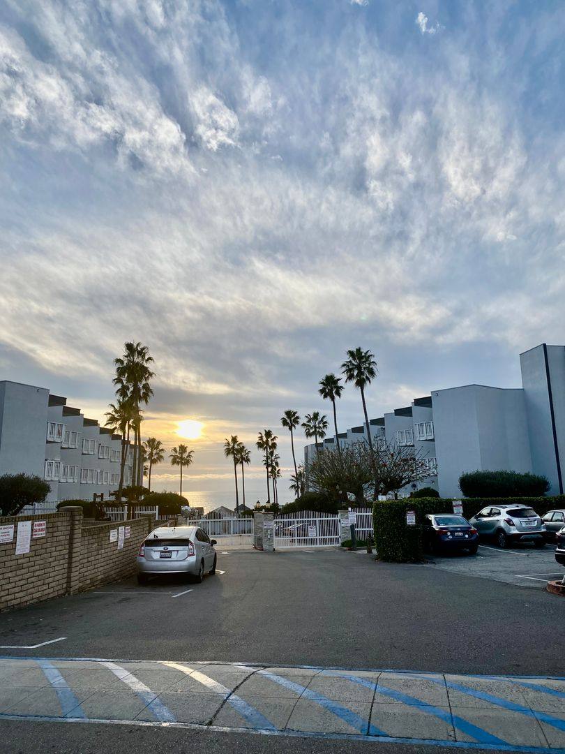 Apartment for rent at 610 The Village, Redondo Beach, CA 90277