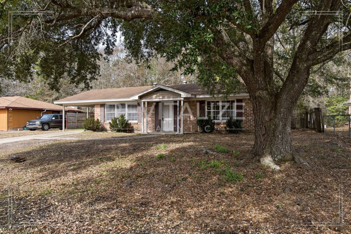 House for rent at 1258 Charmaine Circle N, Mobile, AL 36605