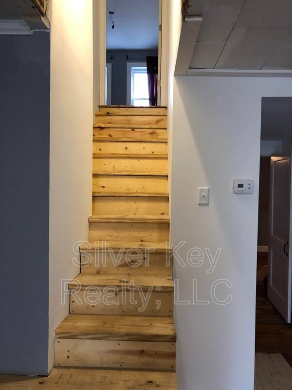 Apartment for rent at 130 S Jackson St #B, Athens, TN 37303