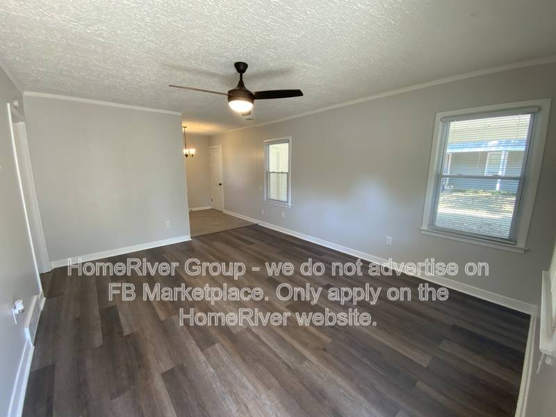 House for rent at 1359 S White Station Rd, Memphis, TN 38117