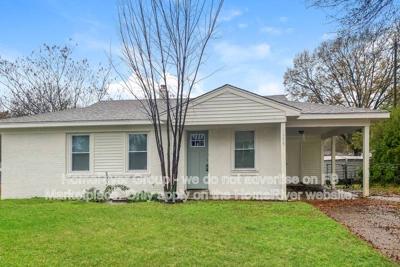 House for rent at 1359 S White Station Rd, Memphis, TN 38117