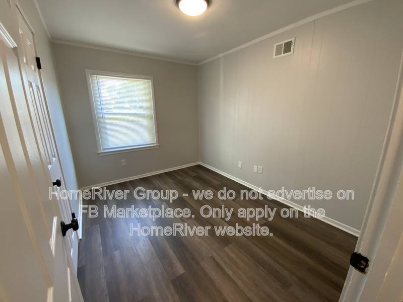 House for rent at 1359 S White Station Rd, Memphis, TN 38117