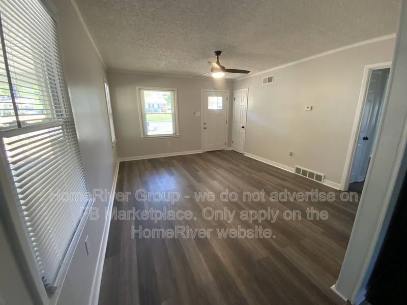 House for rent at 1359 S White Station Rd, Memphis, TN 38117