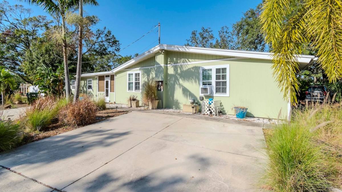 Apartment for rent at 675 Clearwater Largo Rd S, Largo, FL 33770