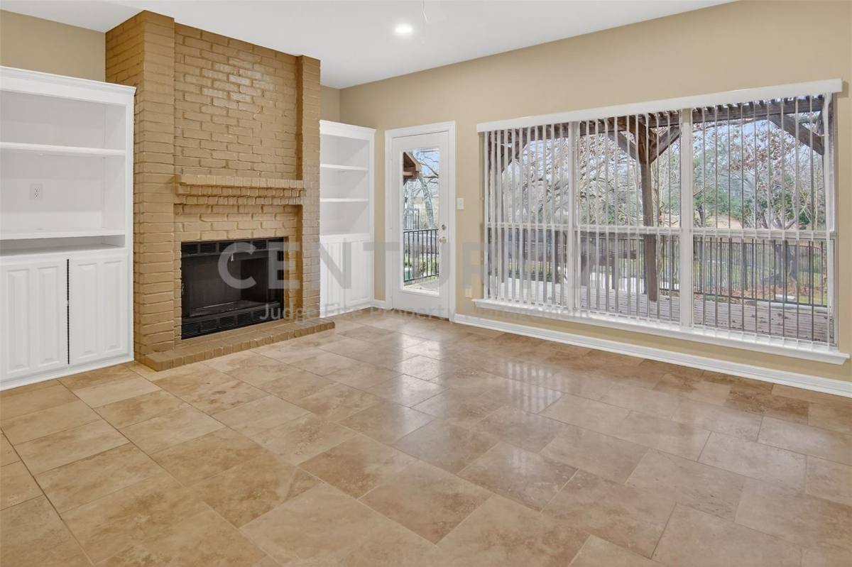 Townhouse for rent at 2122 Clear Lake Rd, Weatherford, TX 76087