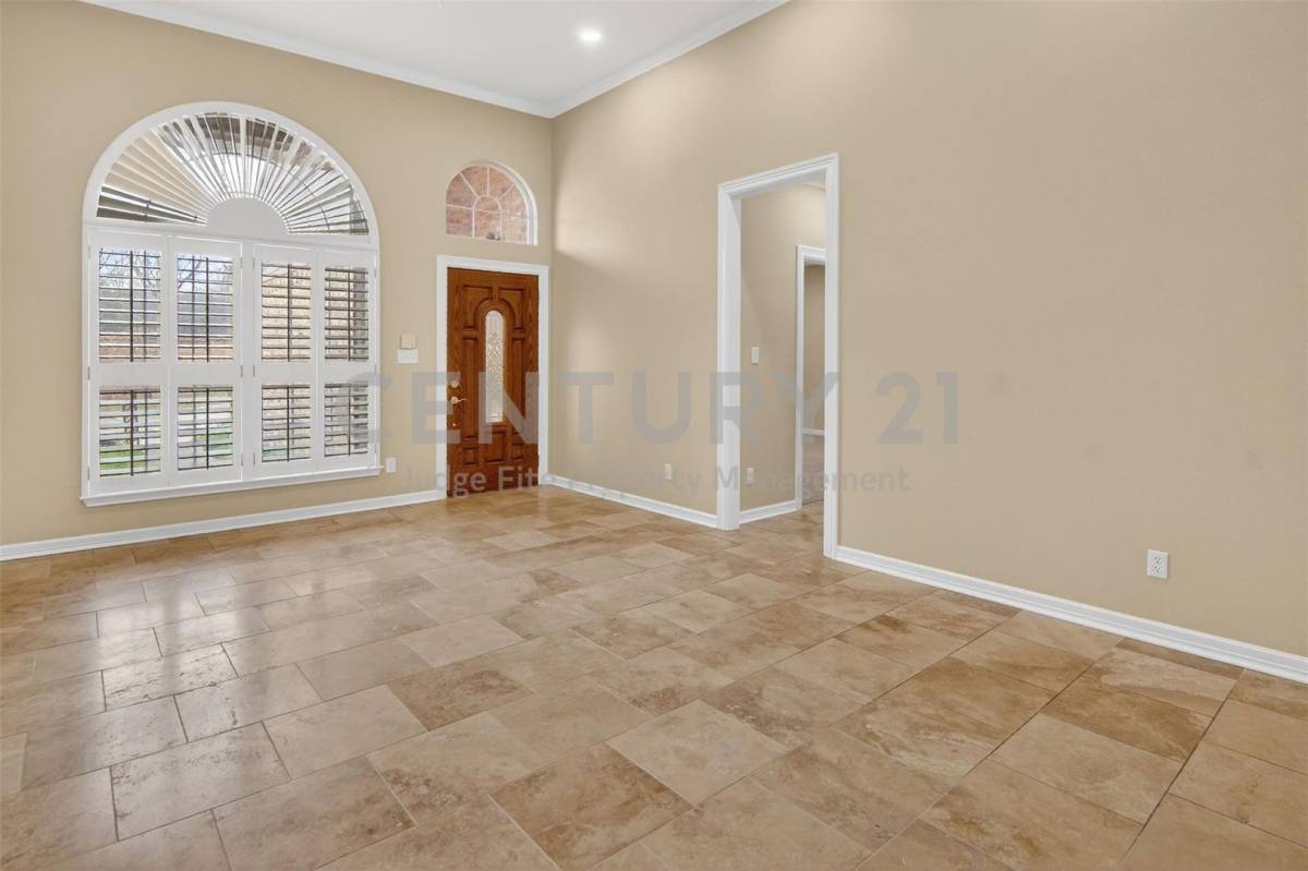 Townhouse for rent at 2122 Clear Lake Rd, Weatherford, TX 76087