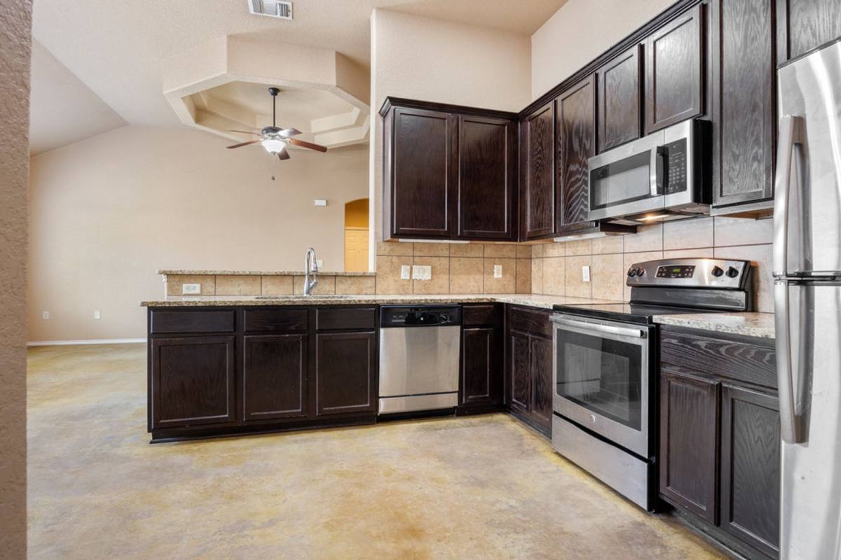 Townhouse for rent at 1048 Carolyn Cove, New Braunfels, TX 78130