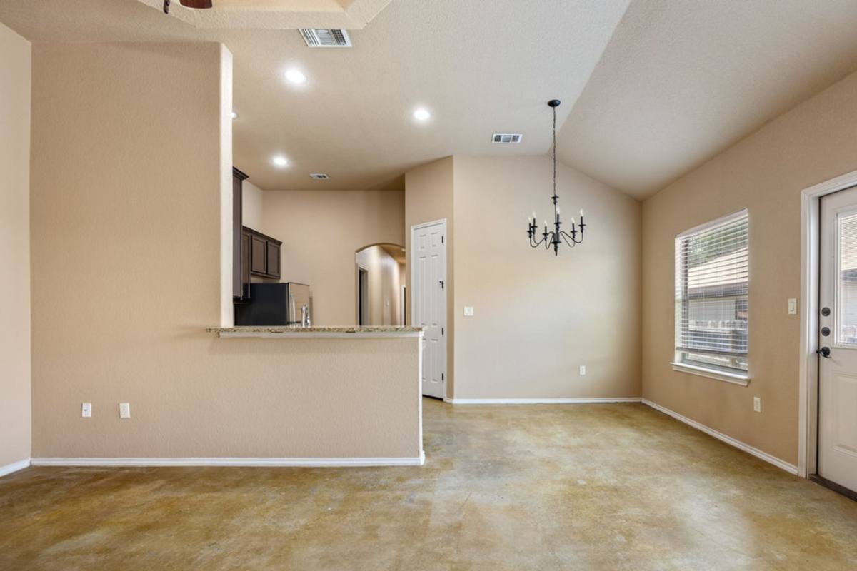 Townhouse for rent at 1048 Carolyn Cove, New Braunfels, TX 78130