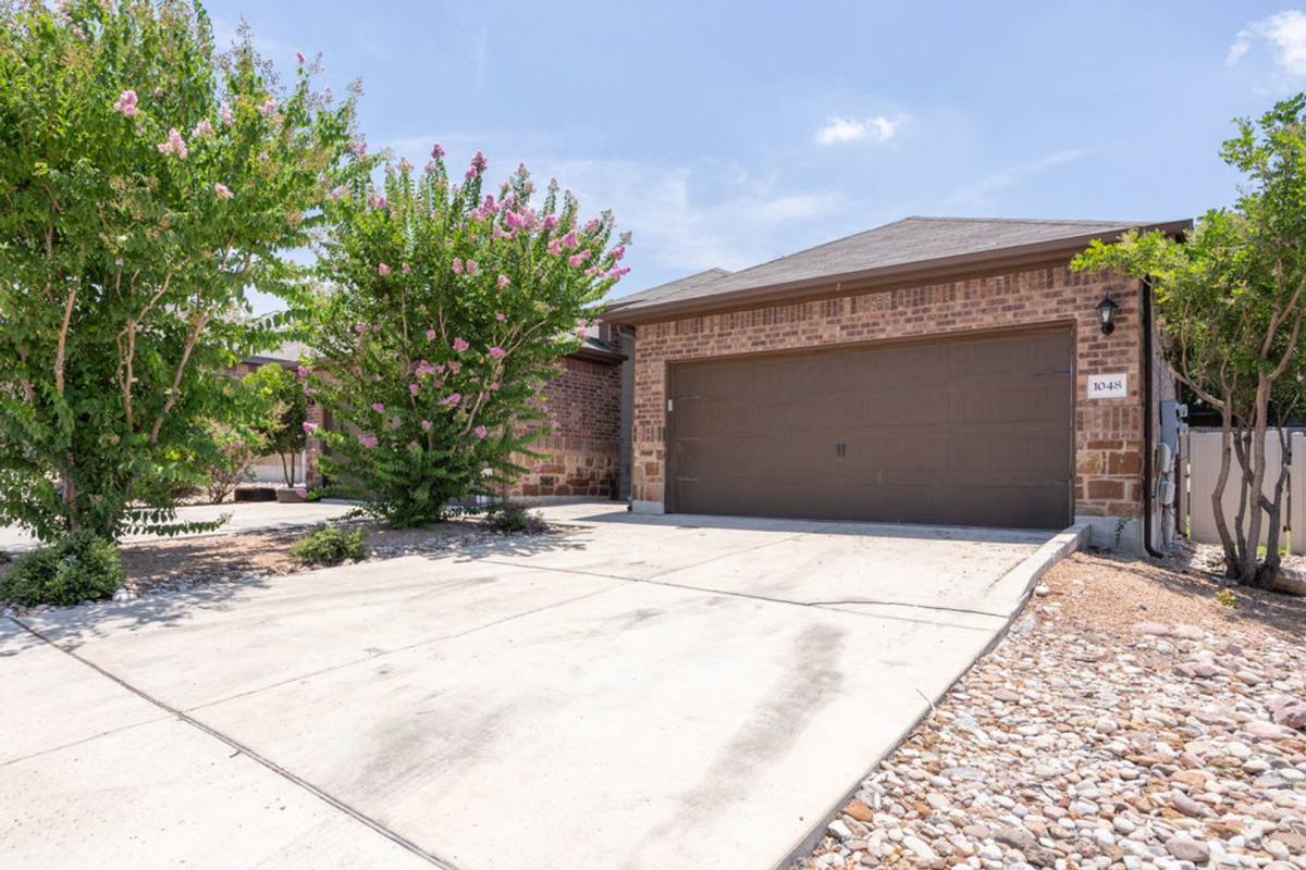 Townhouse for rent at 1048 Carolyn Cove, New Braunfels, TX 78130