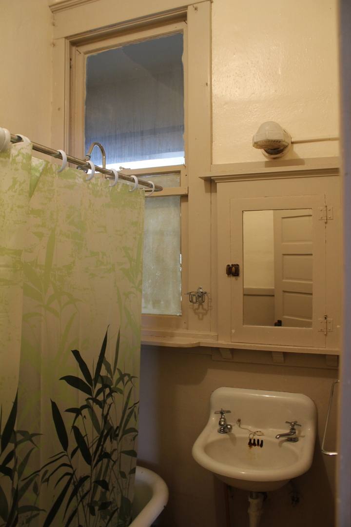 Apartment for rent at 314 1 2 N Pine St, Ellensburg, WA 98926