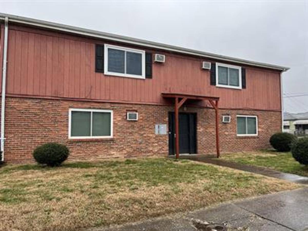 Apartment for rent at 1802 Myers Ave, Dunbar, WV 25064