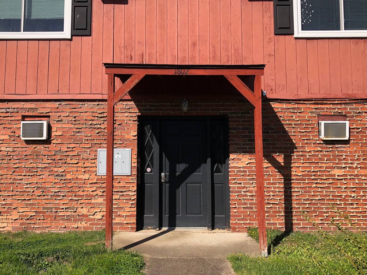 Apartment for rent at 1802 Myers Ave, Dunbar, WV 25064