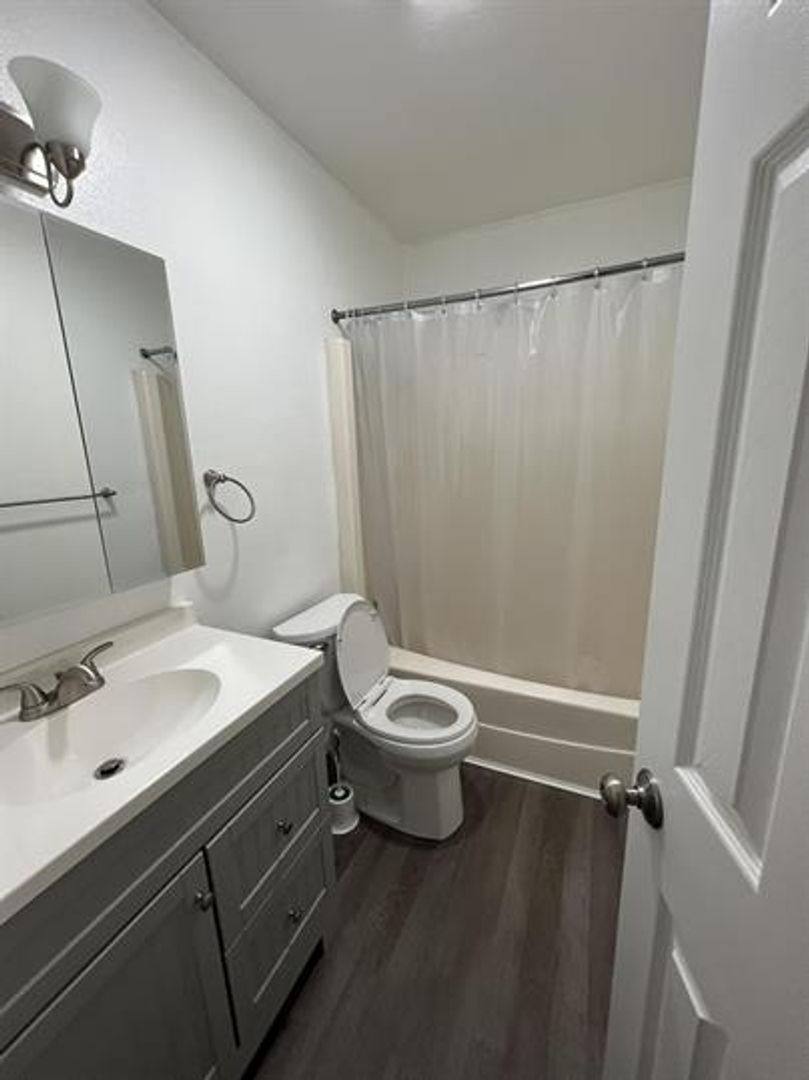 Apartment for rent at 1802 Myers Ave, Dunbar, WV 25064