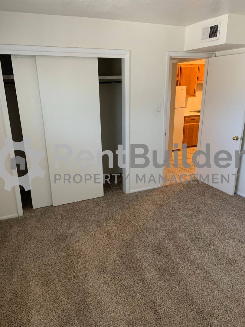 Apartment for rent at 205 Vassar Dr SE, Albuquerque, NM 87106