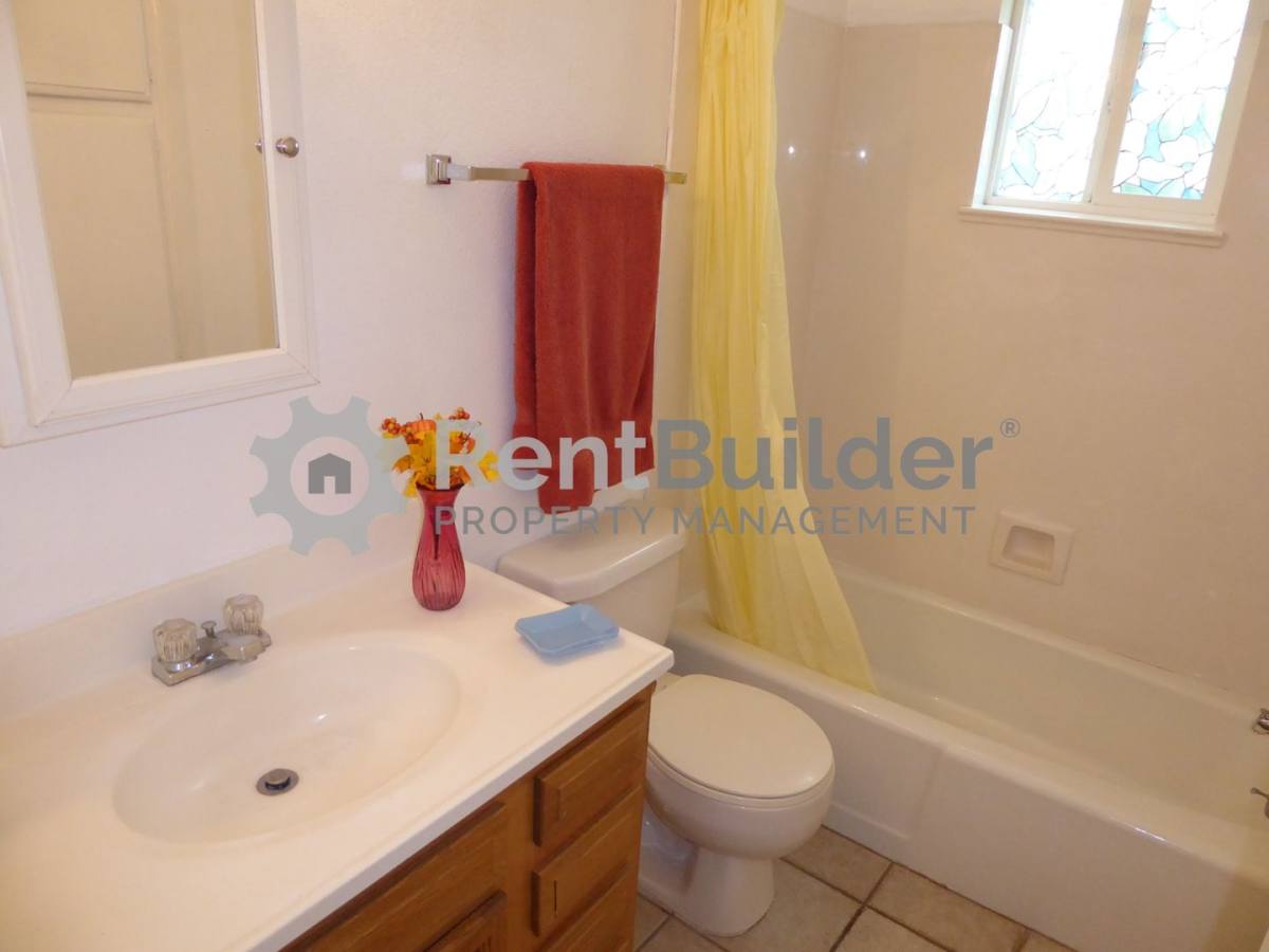 Apartment for rent at 205 Vassar Dr SE, Albuquerque, NM 87106
