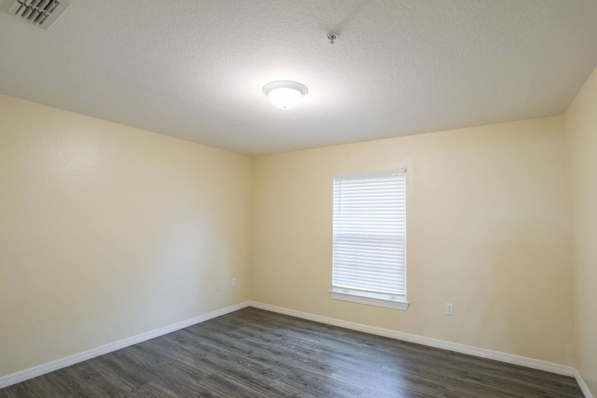 Apartment for rent at 5451 Vineland Rd, Orlando, FL 32811