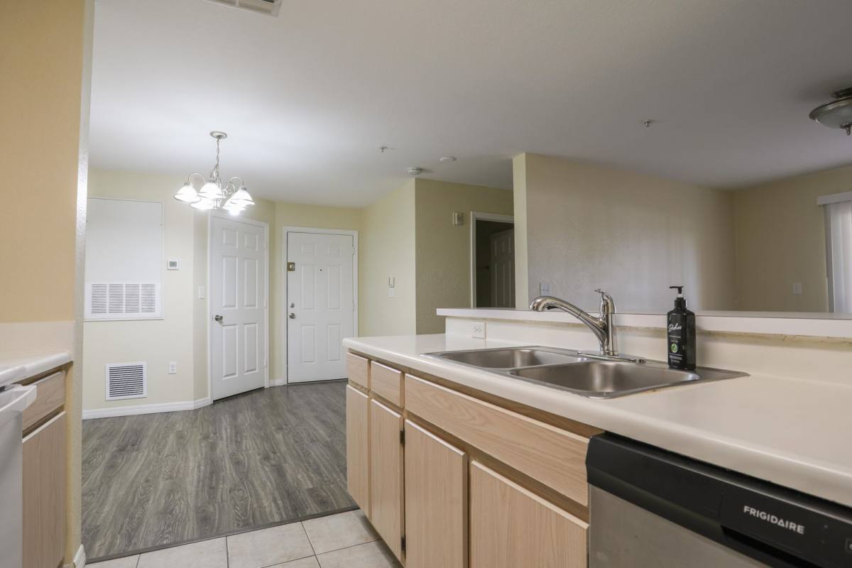 Apartment for rent at 5451 Vineland Rd, Orlando, FL 32811