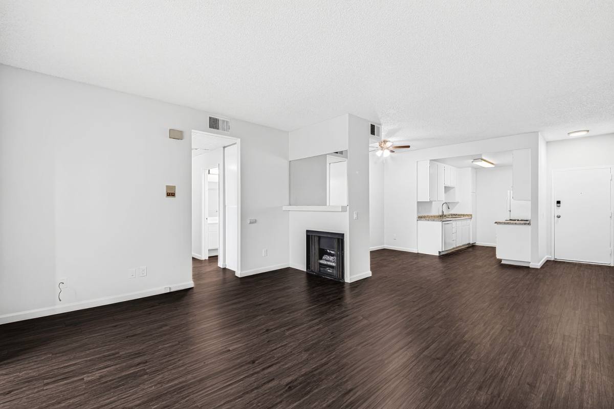 Apartment for rent at 10749 Francis Place, Los Angeles, CA 90034