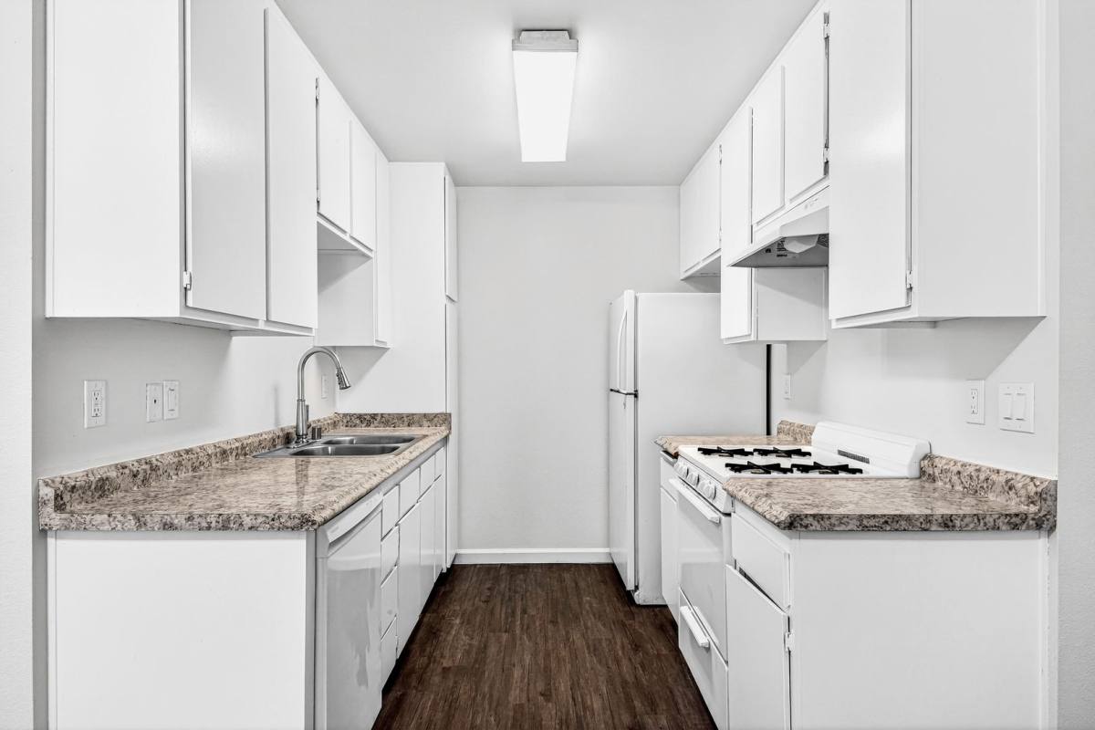 Apartment for rent at 10749 Francis Place, Los Angeles, CA 90034