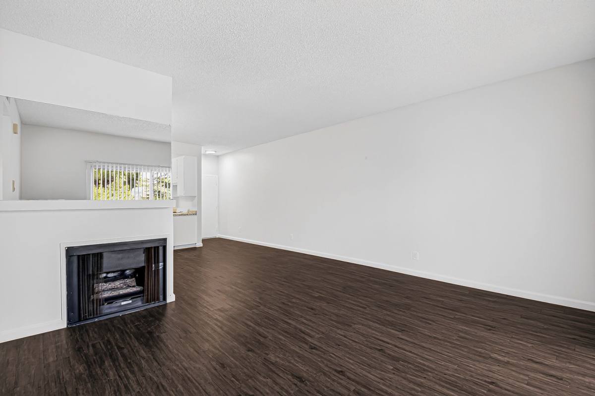 Apartment for rent at 10749 Francis Place, Los Angeles, CA 90034