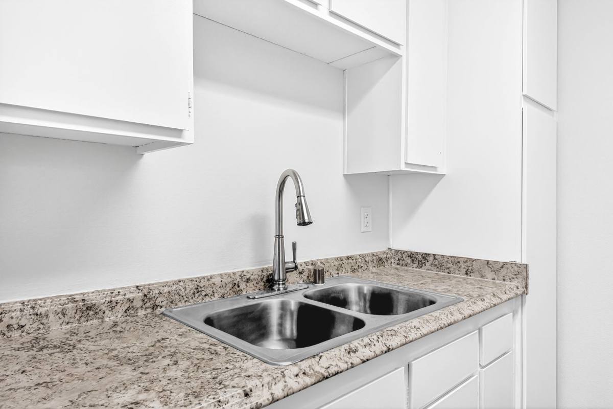 Apartment for rent at 10749 Francis Place, Los Angeles, CA 90034