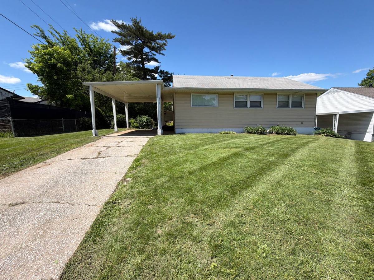 House for rent at 457 Shepley Dr, Saint Louis, MO 63137