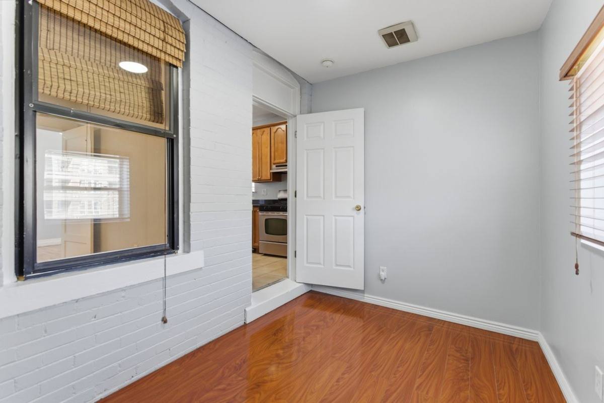 Apartment for rent at 215 S 300 E, Salt Lake City, UT 84111