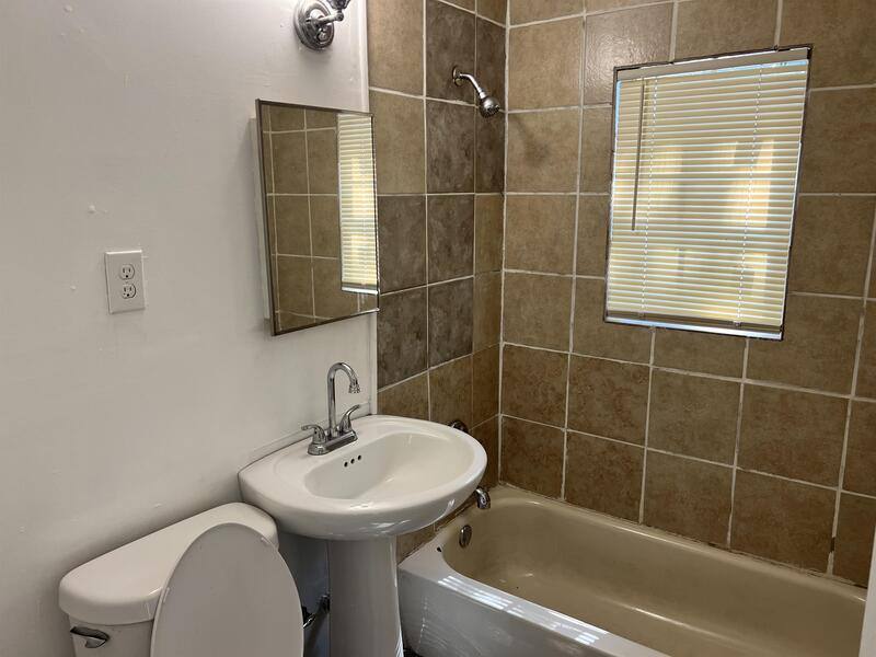 House for rent at 146 Eross St, San Antonio, TX 78202