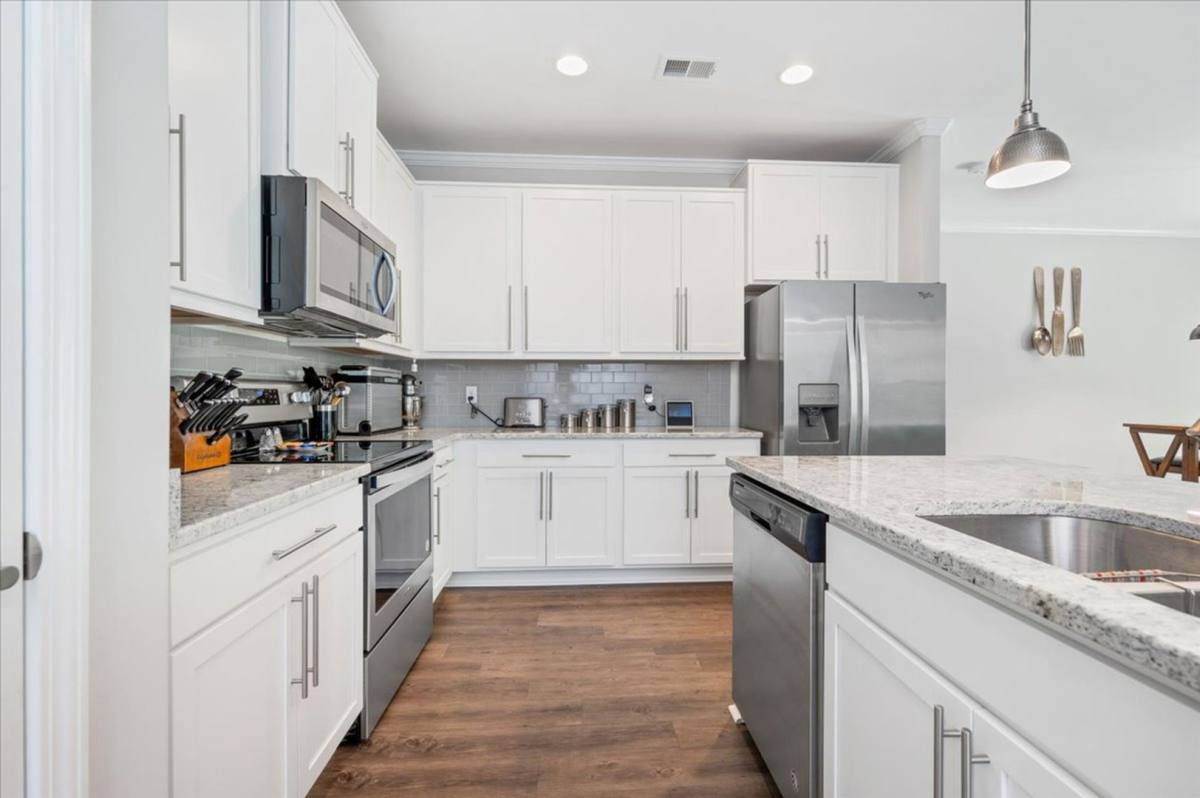 Townhouse for rent at 329 Sonoma Dr, Pooler, GA 31322