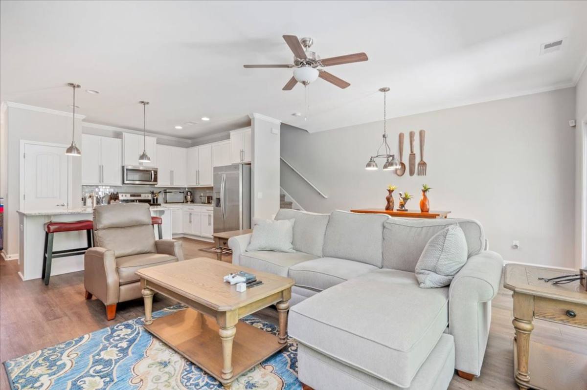 Townhouse for rent at 329 Sonoma Dr, Pooler, GA 31322