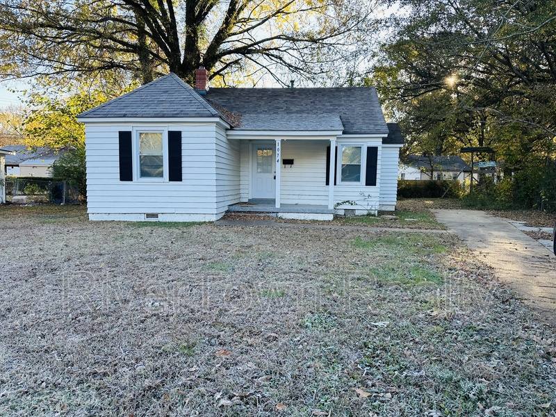 House for rent at 1074 E Walthal Circle, Memphis, TN 38111