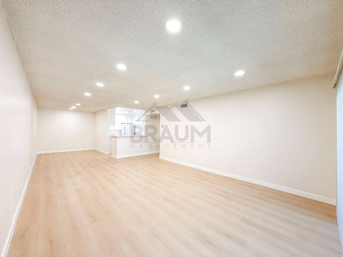 Apartment for rent at 6041 Whitsett Ave, North Hollywood, CA 91606