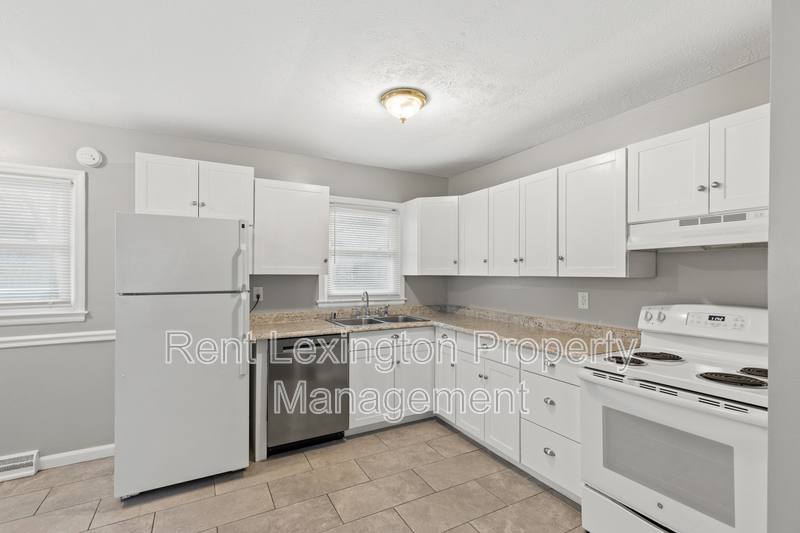 House for rent at 328 Harvard Dr, Lexington, KY 40517